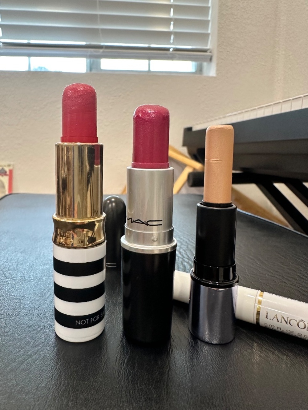 MAC lipstick Sisley lipstick Benefit Highlighter Lancôme booster